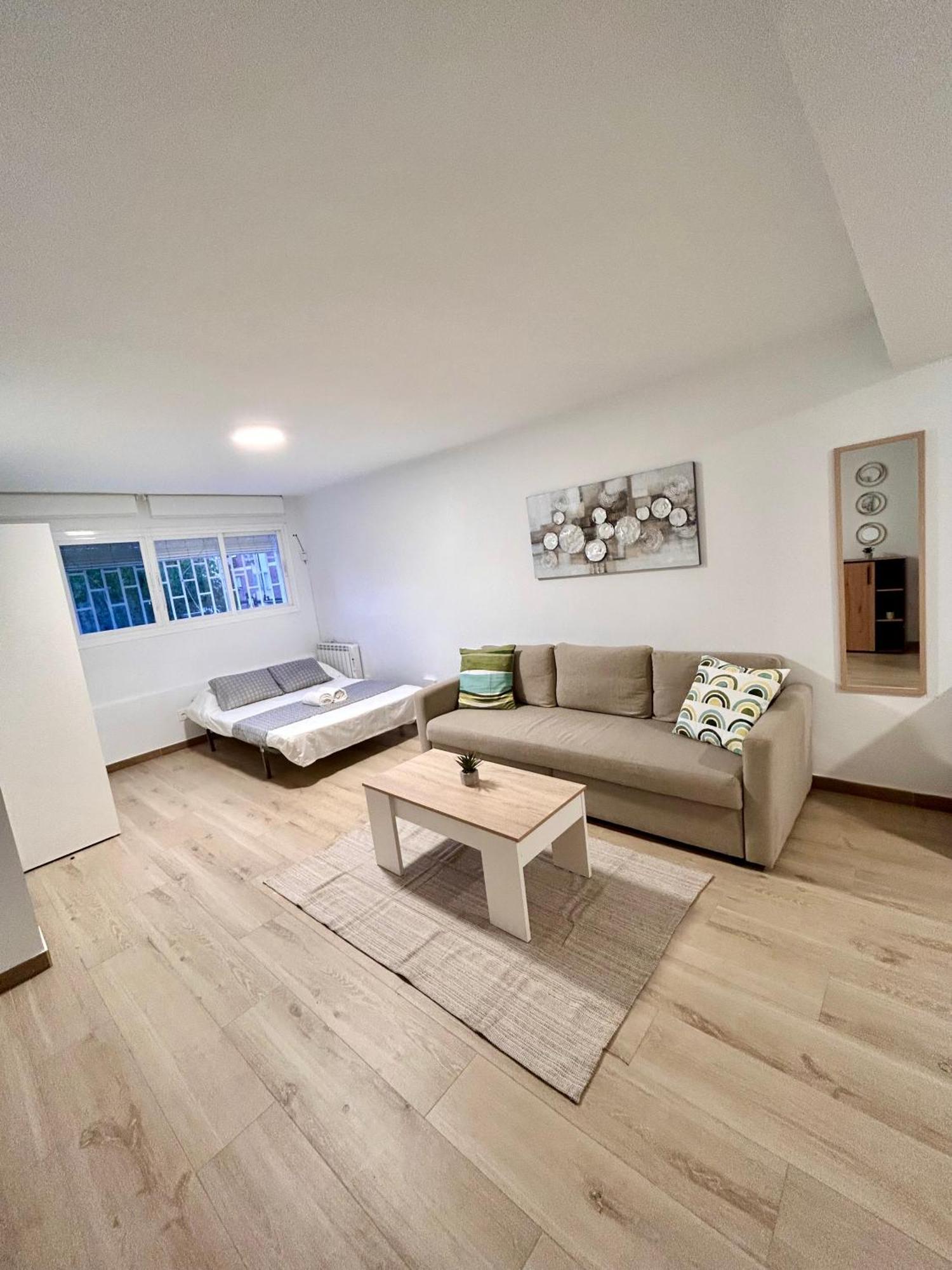 Apartamentos Ribadeo Madryt Zewnętrze zdjęcie
